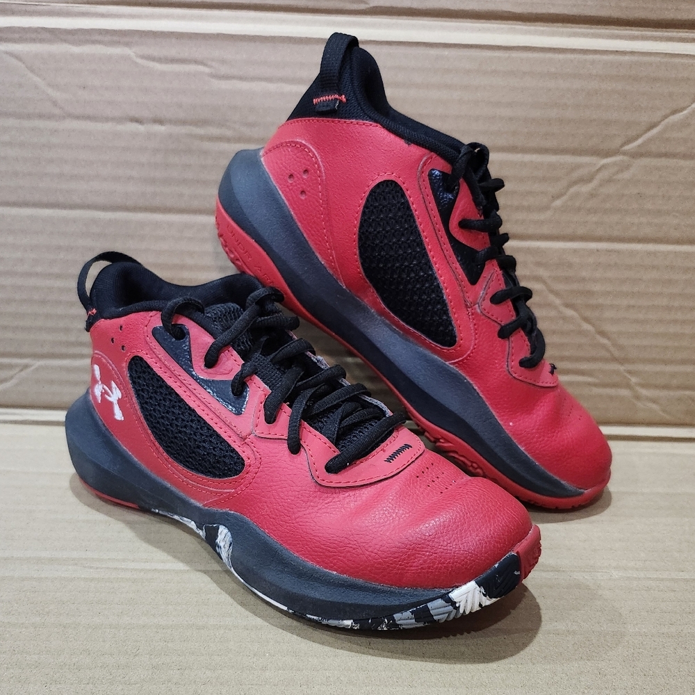 Size 4.5 Boys Red Under Armour Sneaker